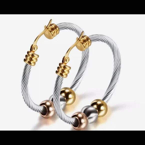 BIG HOOP EARRINGS WITH 3 BEADS - Picture 4 of 6